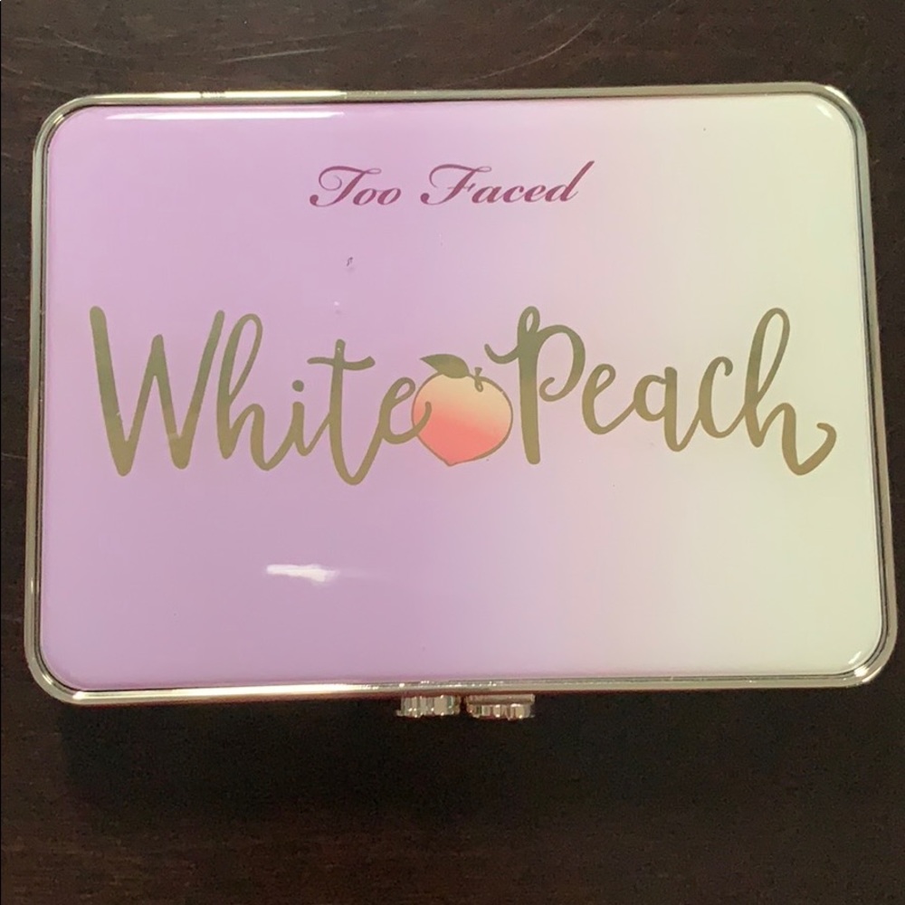 Too faced white peach palette